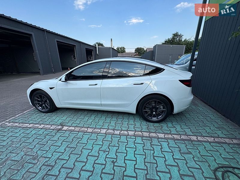 Седан Tesla Model 3 2021 в Каменском
