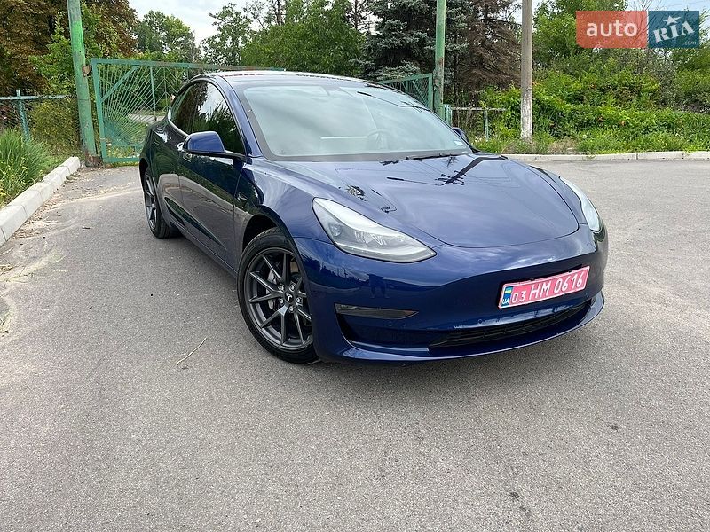 Седан Tesla Model 3 2022 в Кривом Роге