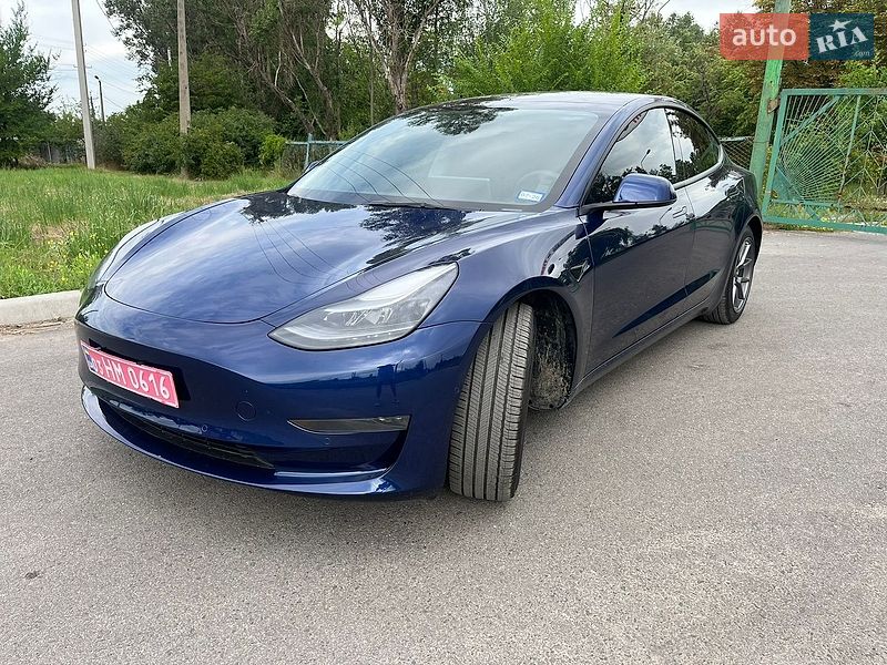 Седан Tesla Model 3 2022 в Кривом Роге