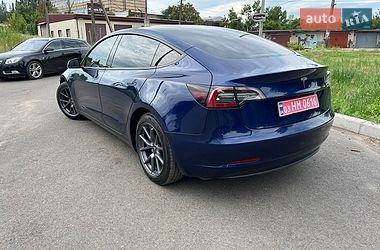 Седан Tesla Model 3 2022 в Кривом Роге