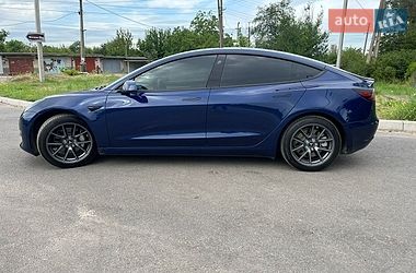 Седан Tesla Model 3 2022 в Кривом Роге