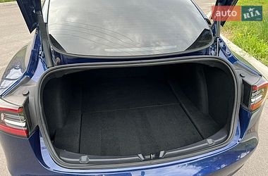Седан Tesla Model 3 2022 в Кривом Роге