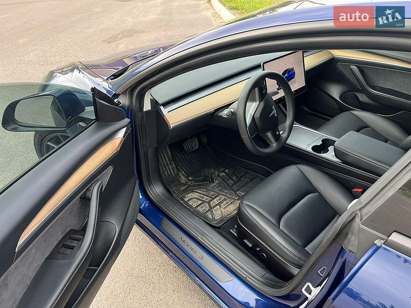 Седан Tesla Model 3 2022 в Кривом Роге