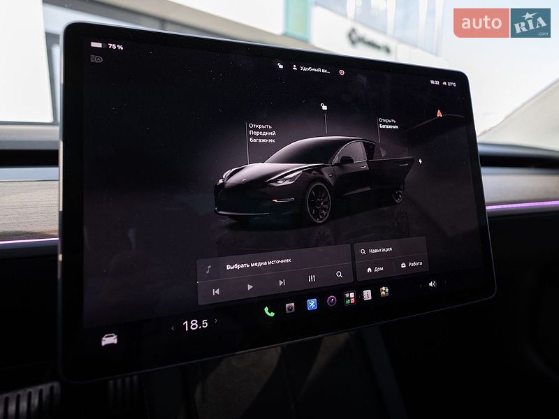 Седан Tesla Model 3 2023 в Львові