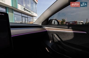 Седан Tesla Model 3 2023 в Львові