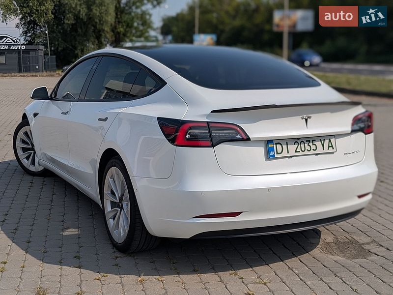 Седан Tesla Model 3 2021 в Ивано-Франковске
