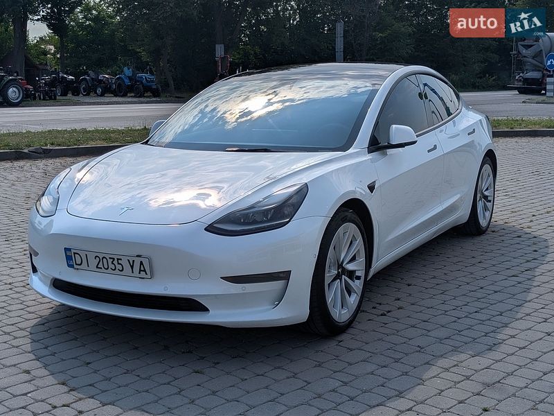 Седан Tesla Model 3 2021 в Ивано-Франковске