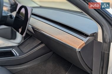 Седан Tesla Model 3 2021 в Ивано-Франковске