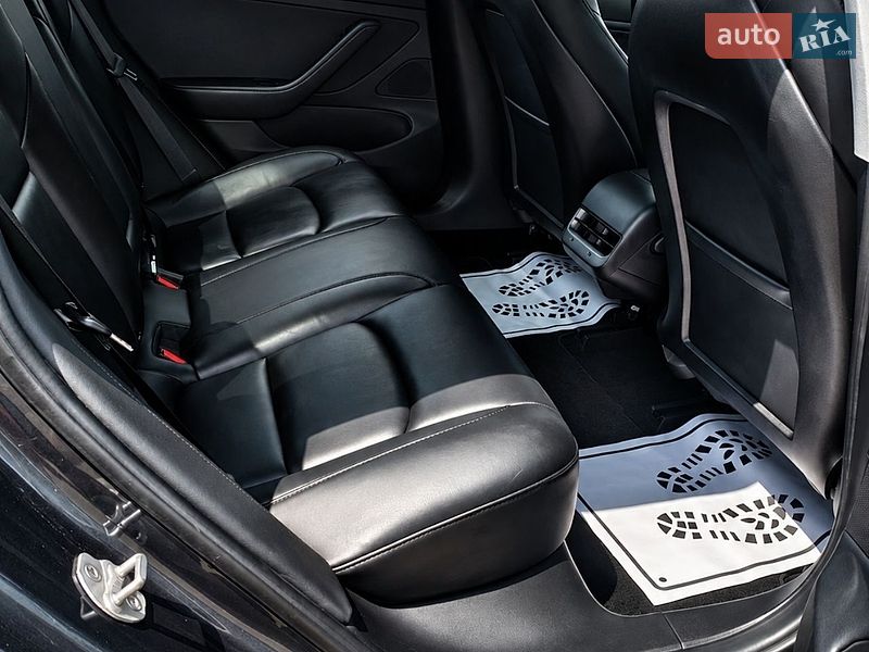 Седан Tesla Model 3 2019 в Одессе