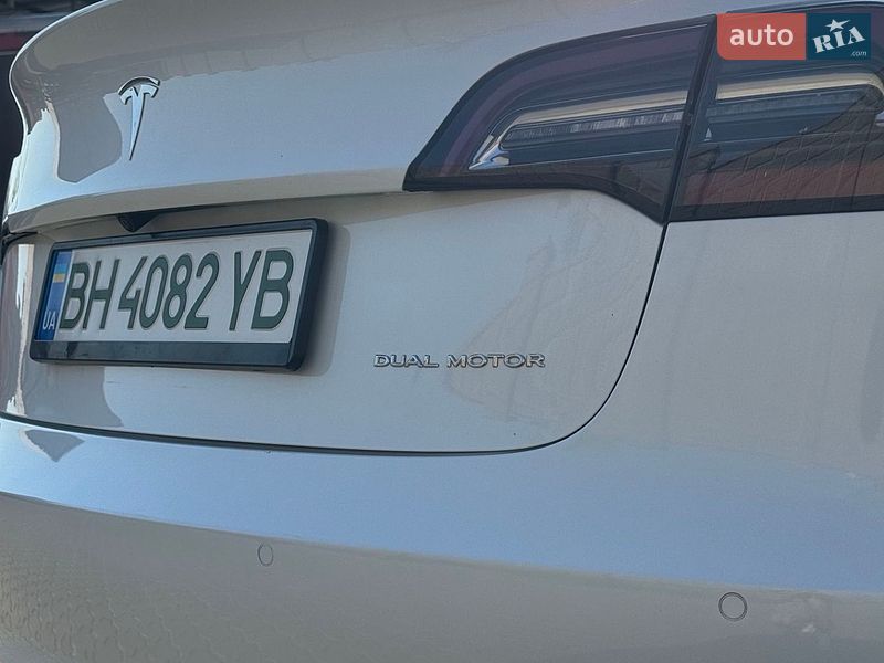 Седан Tesla Model 3 2022 в Черноморске