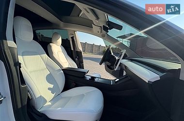 Седан Tesla Model 3 2022 в Черноморске