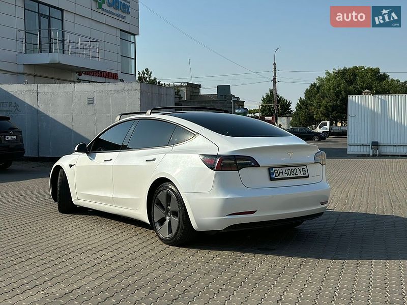 Седан Tesla Model 3 2022 в Черноморске