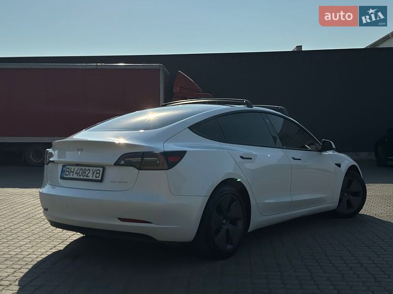 Седан Tesla Model 3 2022 в Черноморске