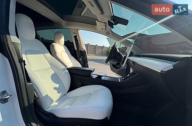 Седан Tesla Model 3 2022 в Черноморске