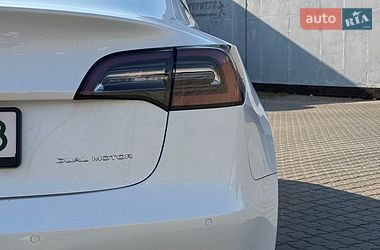 Седан Tesla Model 3 2022 в Черноморске