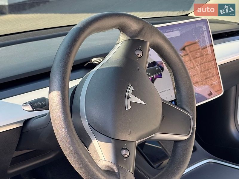Седан Tesla Model 3 2022 в Черноморске