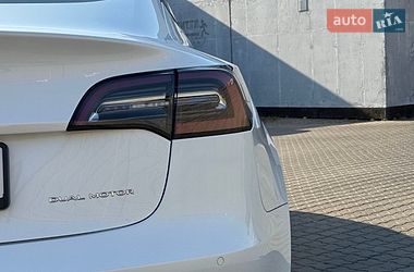 Седан Tesla Model 3 2022 в Черноморске