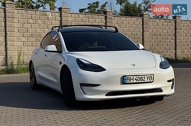 Седан Tesla Model 3 2022 в Черноморске