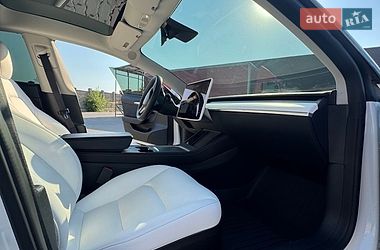 Седан Tesla Model 3 2022 в Черноморске