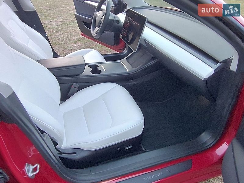Седан Tesla Model 3 2022 в Полтаві