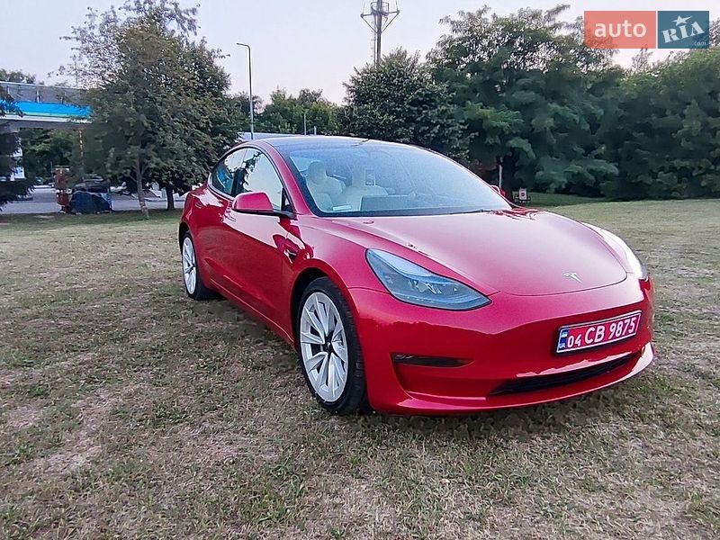Седан Tesla Model 3 2022 в Полтаві