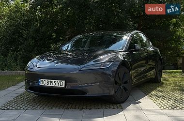 Седан Tesla Model 3 2025 в Самборе