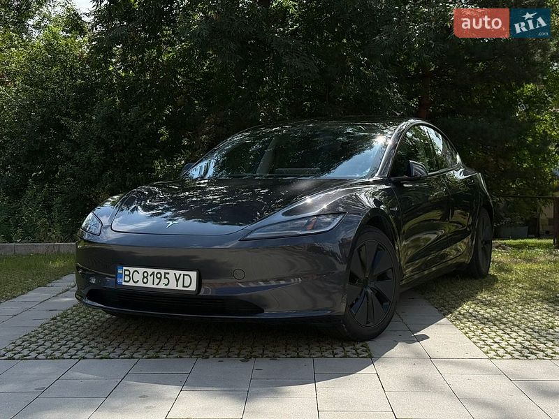 Седан Tesla Model 3 2025 в Самборе