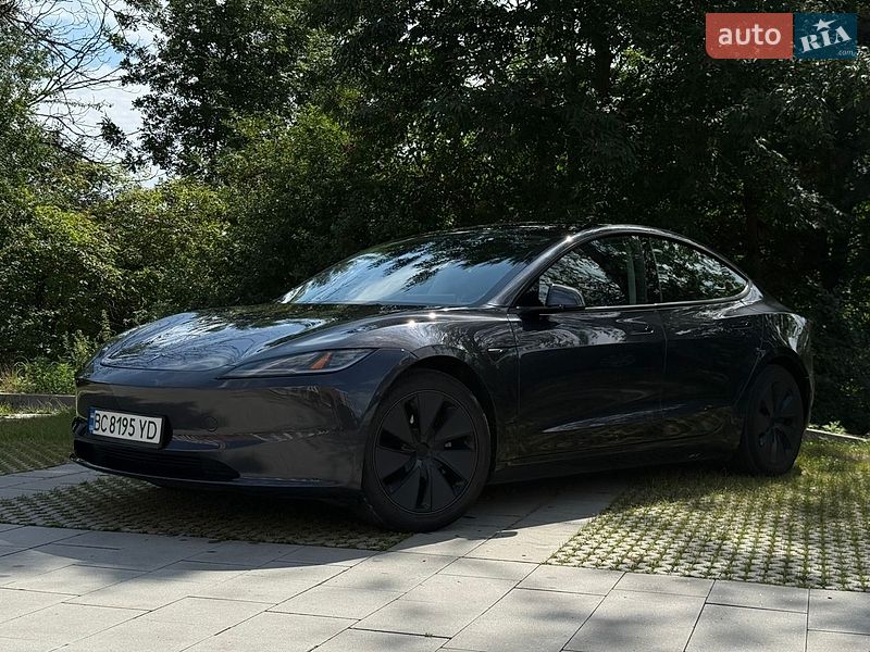 Седан Tesla Model 3 2025 в Самборе