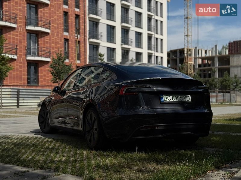 Седан Tesla Model 3 2025 в Самборе