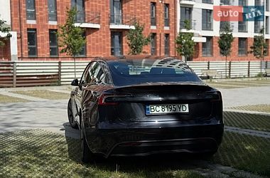 Седан Tesla Model 3 2025 в Самборе