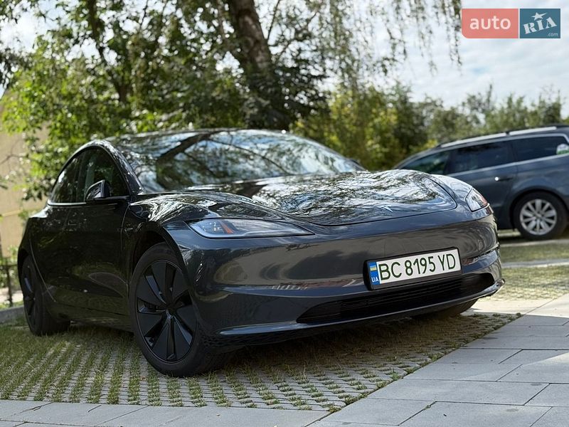 Седан Tesla Model 3 2025 в Самборе