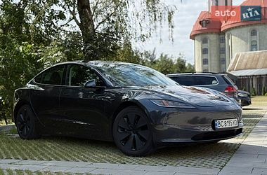 Седан Tesla Model 3 2025 в Самборе