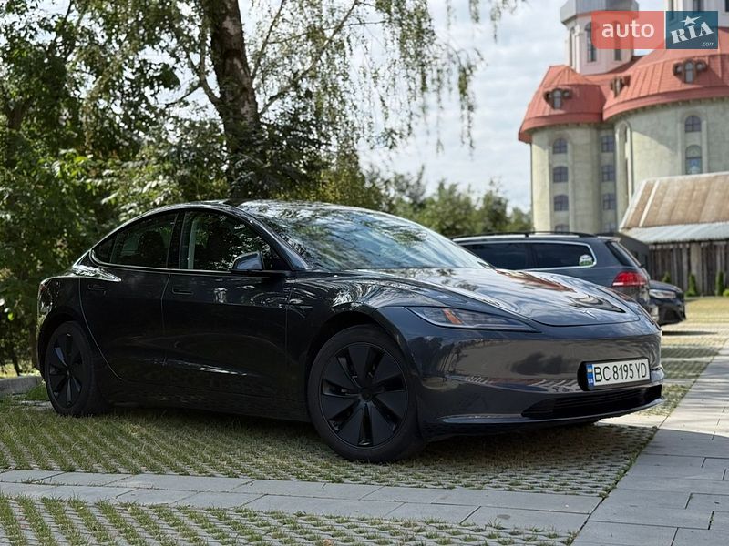 Седан Tesla Model 3 2025 в Самборе