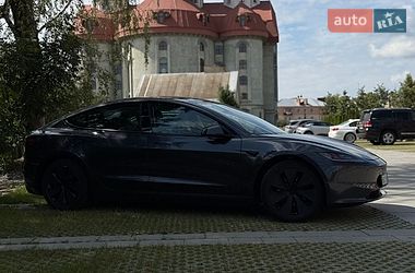 Седан Tesla Model 3 2025 в Самборе