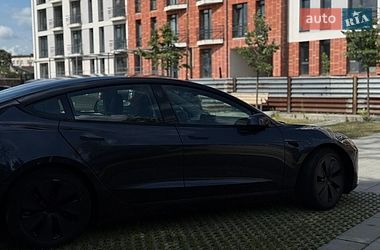 Седан Tesla Model 3 2025 в Самборе