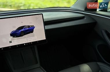 Седан Tesla Model 3 2025 в Самборе