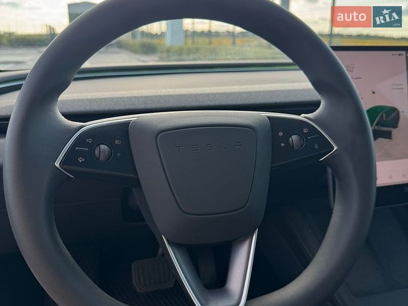 Седан Tesla Model 3 2024 в Житомире
