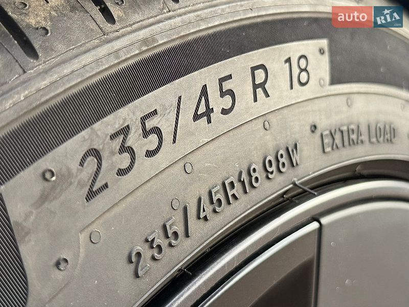 Седан Tesla Model 3 2024 в Житомире
