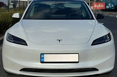 Седан Tesla Model 3 2024 в Житомире