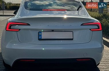 Седан Tesla Model 3 2024 в Житомире