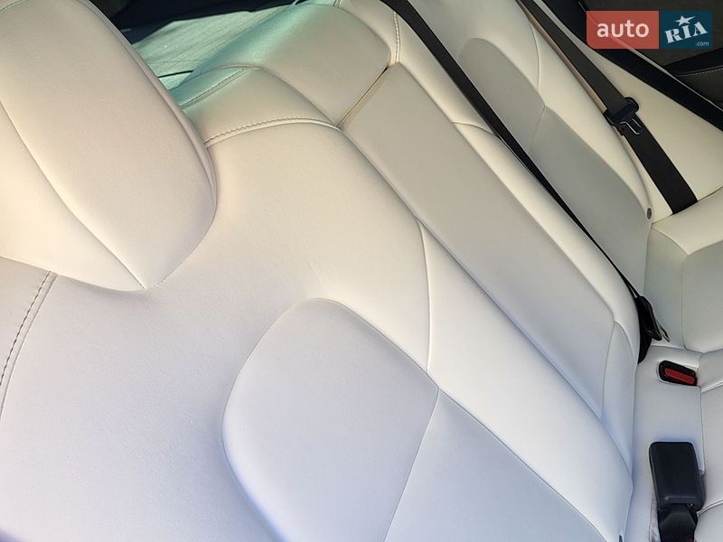 Седан Tesla Model 3 2022 в Черноморске