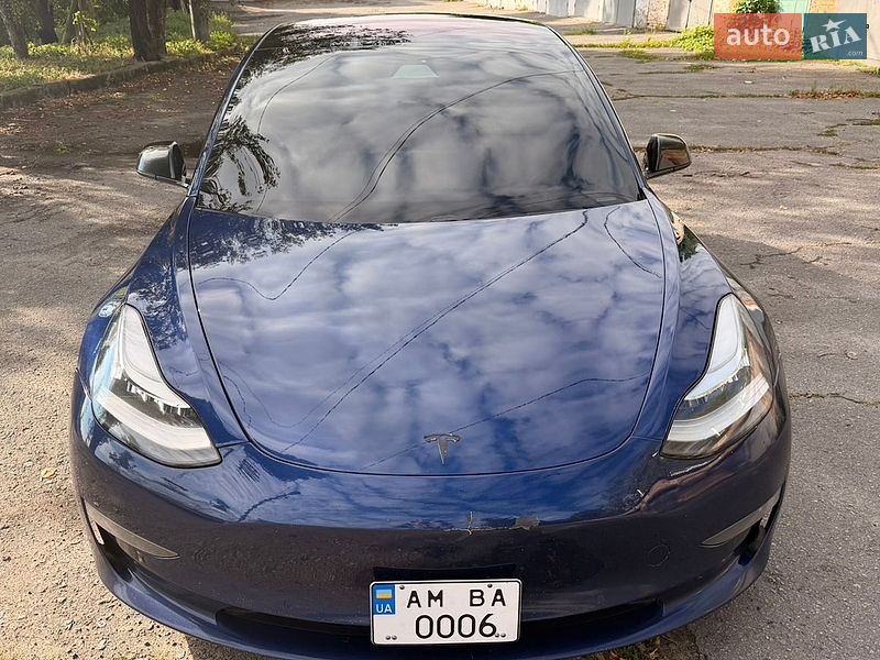 Седан Tesla Model 3 2018 в Житомире