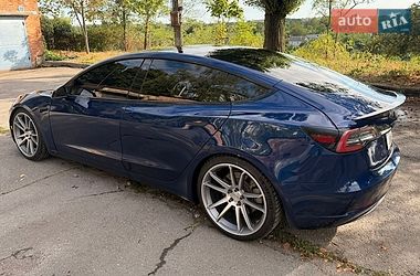 Седан Tesla Model 3 2018 в Житомире