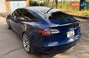 Седан Tesla Model 3 2018 в Житомире