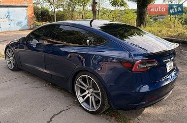 Седан Tesla Model 3 2018 в Житомире