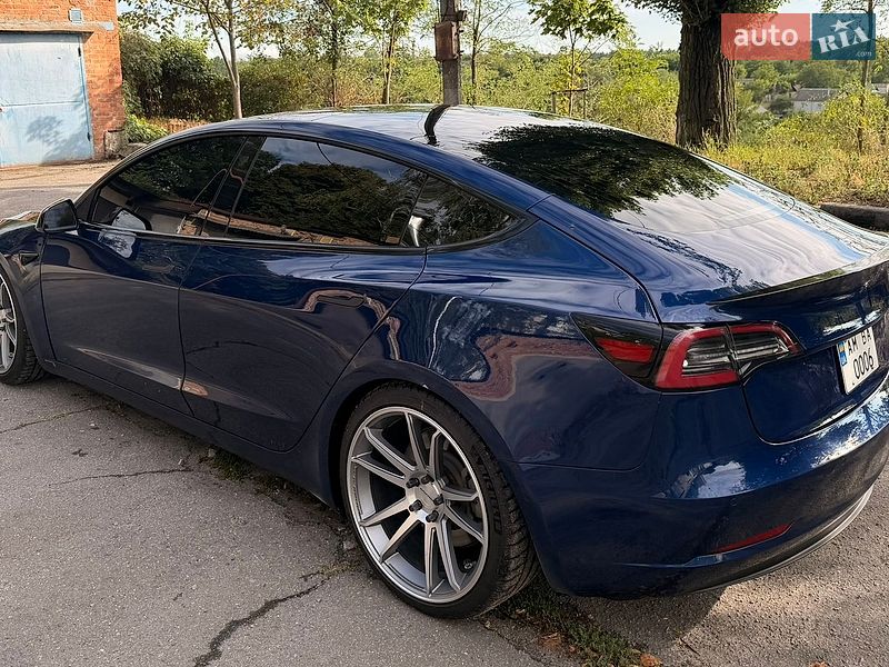 Седан Tesla Model 3 2018 в Житомире