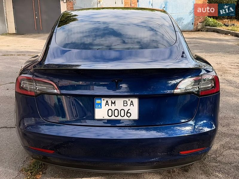 Седан Tesla Model 3 2018 в Житомире
