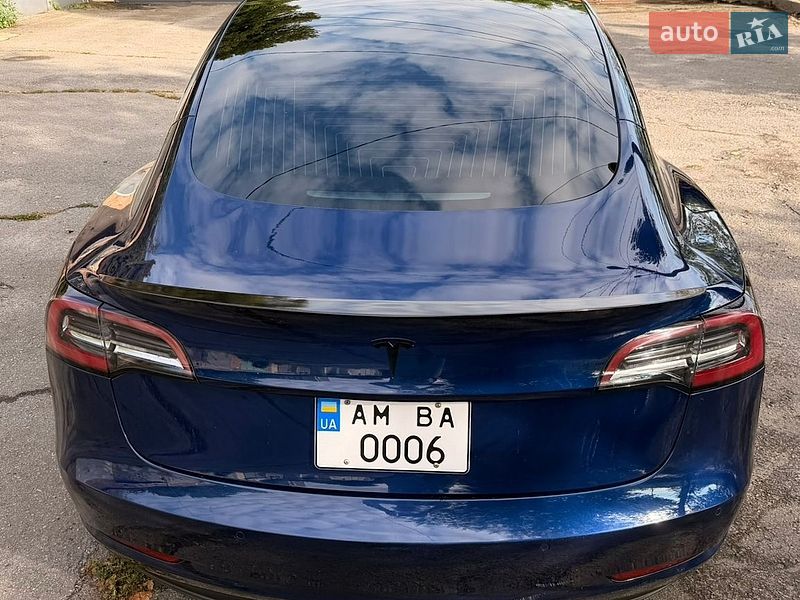 Седан Tesla Model 3 2018 в Житомире