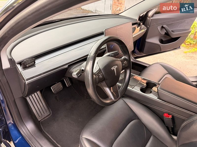 Седан Tesla Model 3 2018 в Житомире