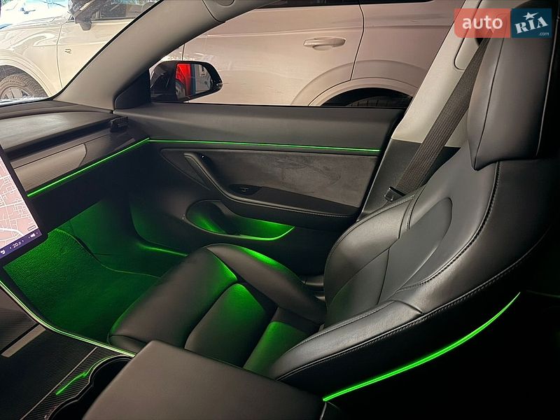Седан Tesla Model 3 2018 в Житомире